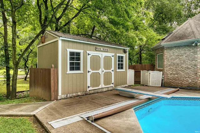 $699,900 | 1000 Hunter Boulevard, Boonville, IN 47601