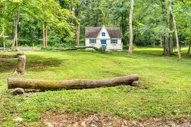 $699,900 | 1000 Hunter Boulevard, Boonville, IN 47601