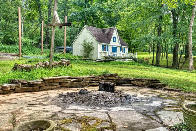 $699,900 | 1000 Hunter Boulevard, Boonville, IN 47601