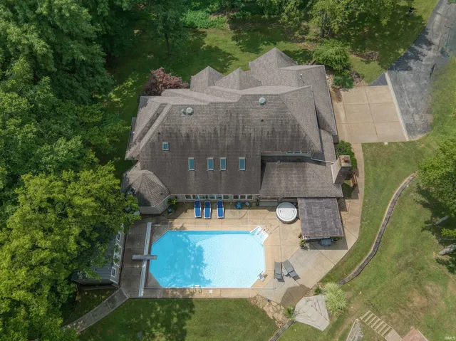 $699,900 | 1000 Hunter Boulevard, Boonville, IN 47601