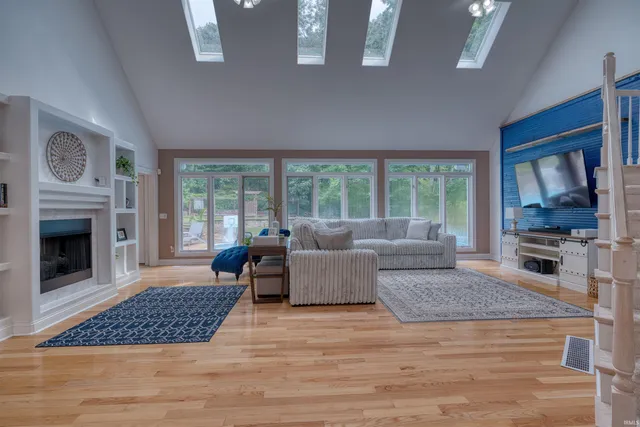 $699,900 | 1000 Hunter Boulevard, Boonville, IN 47601