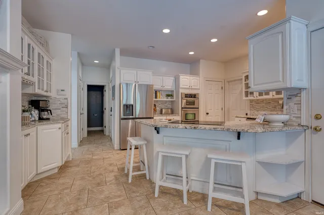 $699,900 | 1000 Hunter Boulevard, Boonville, IN 47601