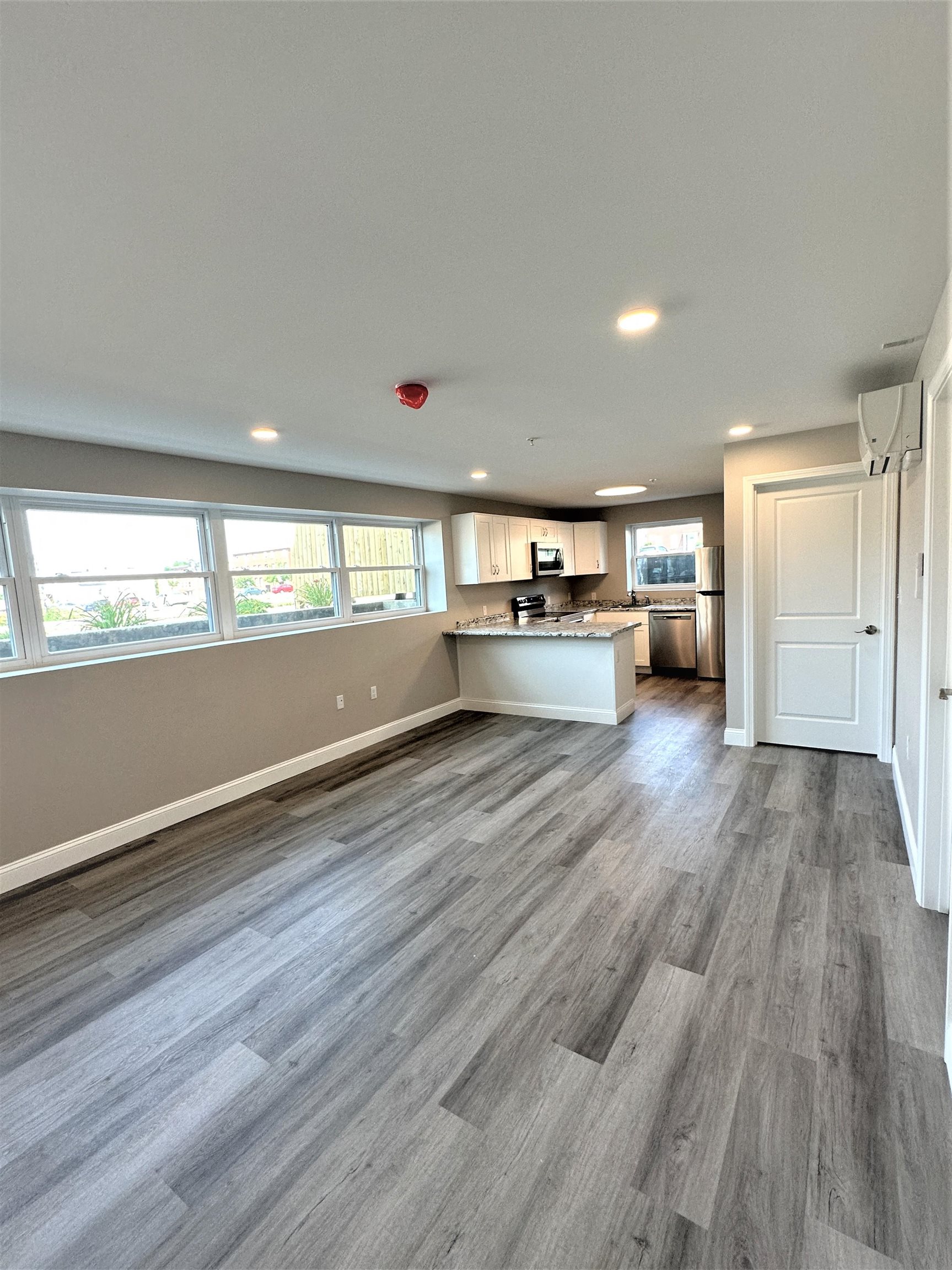 530 Chestnut Street, Unit 3 Manchester, NH 03101 - Photo 2 of 10