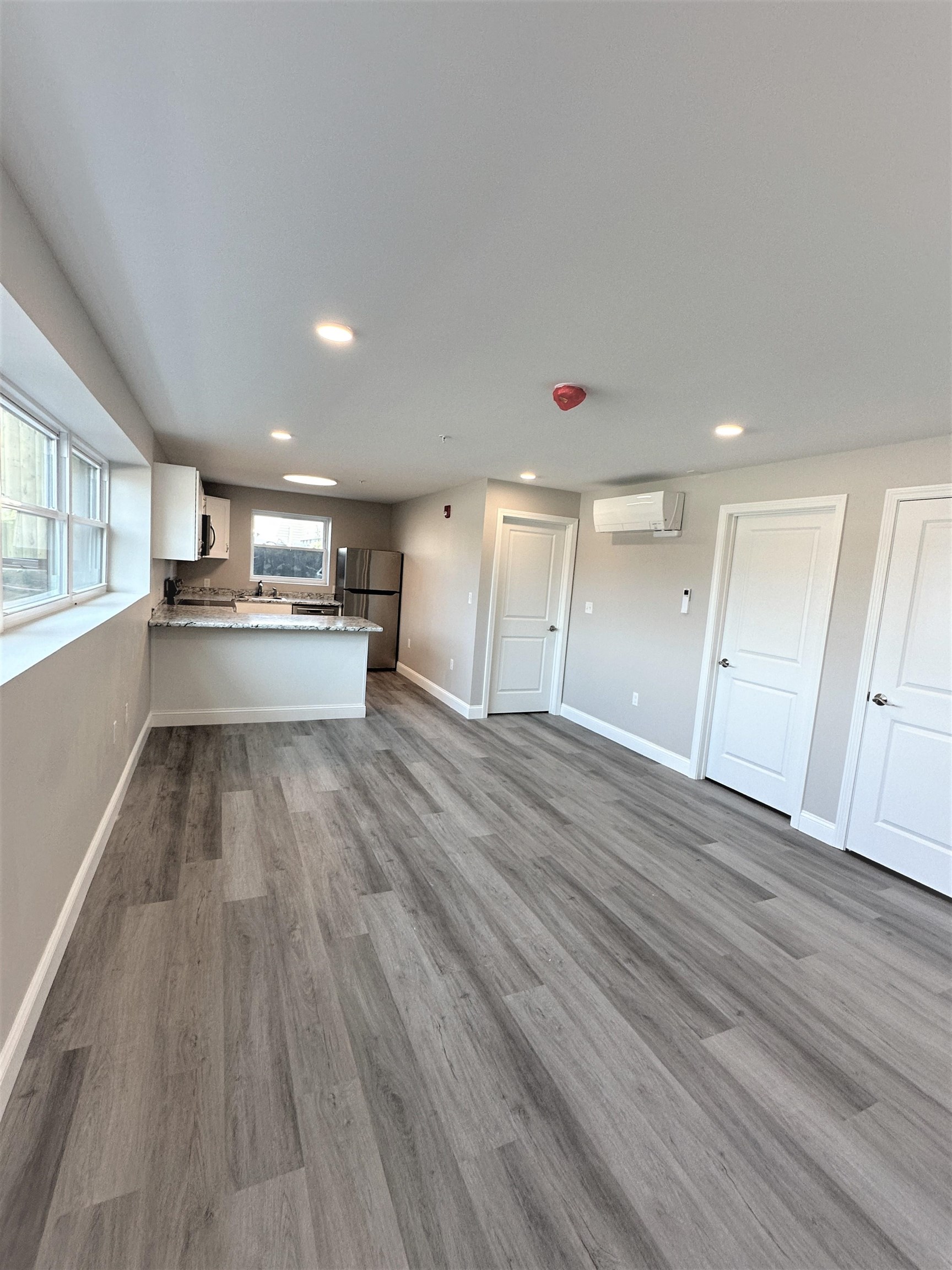 530 Chestnut Street, Unit 3 Manchester, NH 03101 - Photo 3 of 10