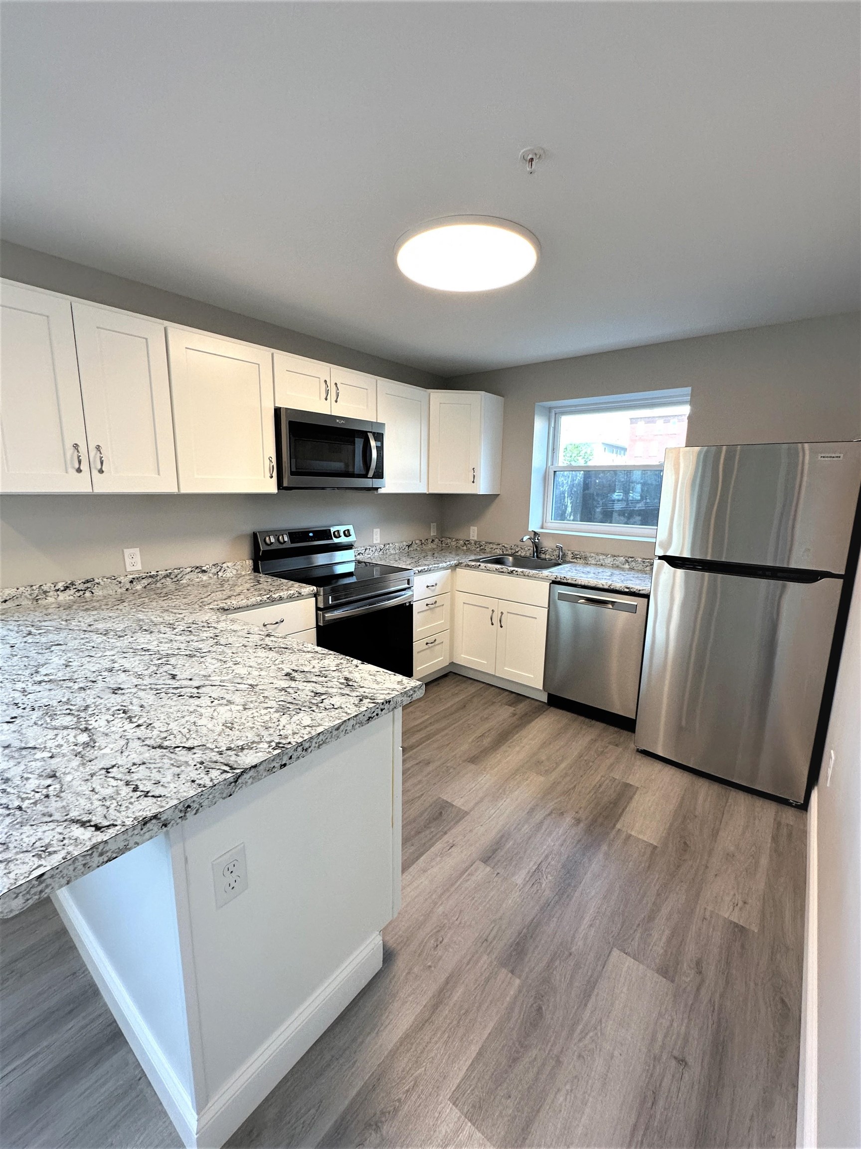 530 Chestnut Street, Unit 3 Manchester, NH 03101 - Photo 4 of 10