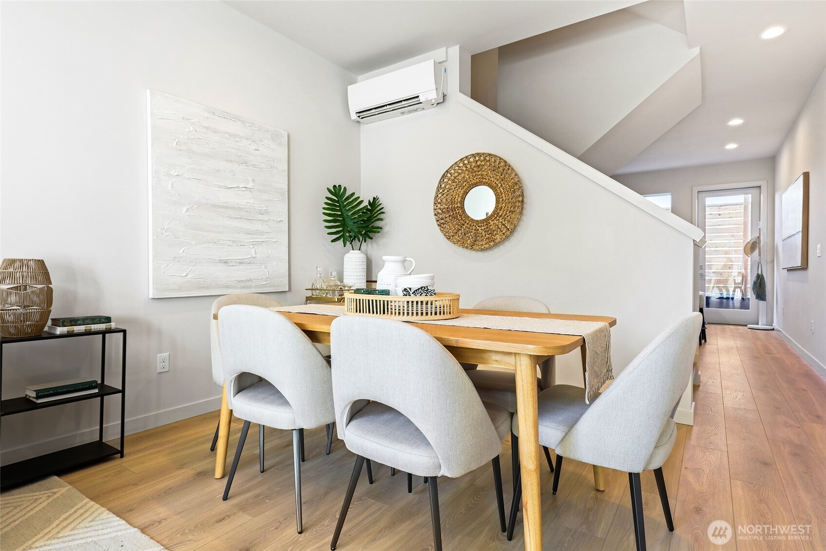 9752 B Holman Road Northwest Seattle, WA 98117 - Photo 6 of 29