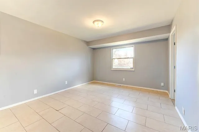 $234,900 | 150 South St Charles Street, Florissant, MO 63031