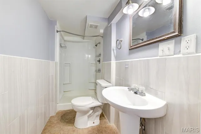 $234,900 | 150 South St Charles Street, Florissant, MO 63031