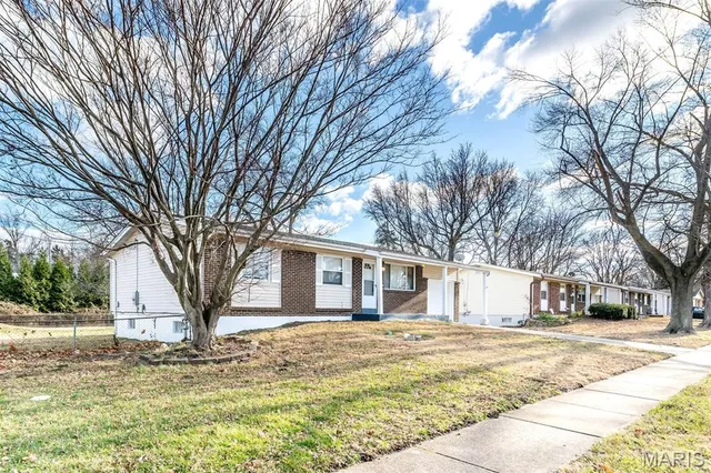 $234,900 | 150 South St Charles Street, Florissant, MO 63031