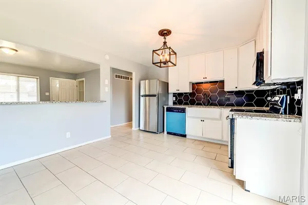 $224,900 | 150 South St Charles Street, Florissant, MO 63031