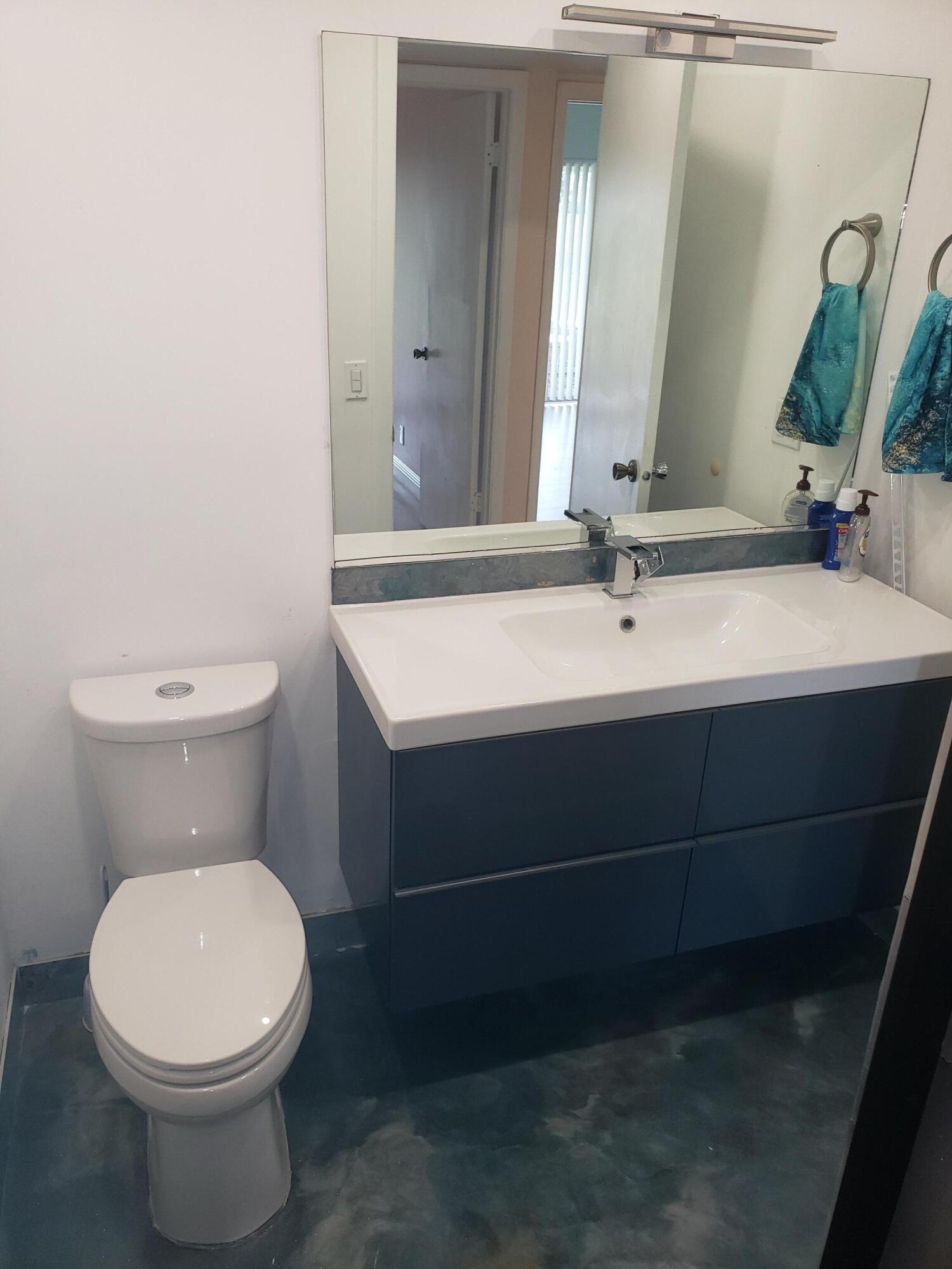 923 Normandy Trail Delray Beach, FL 33484 - Photo 7 of 11 20230120_135117