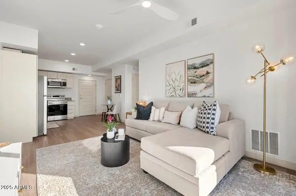 $1,794 | 9275 North 29th Avenue, Unit 2, Phoenix, AZ 85051