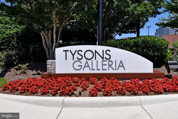 $2,250 | 7721 Tremayne Place, Unit 313, McLean, VA 22102