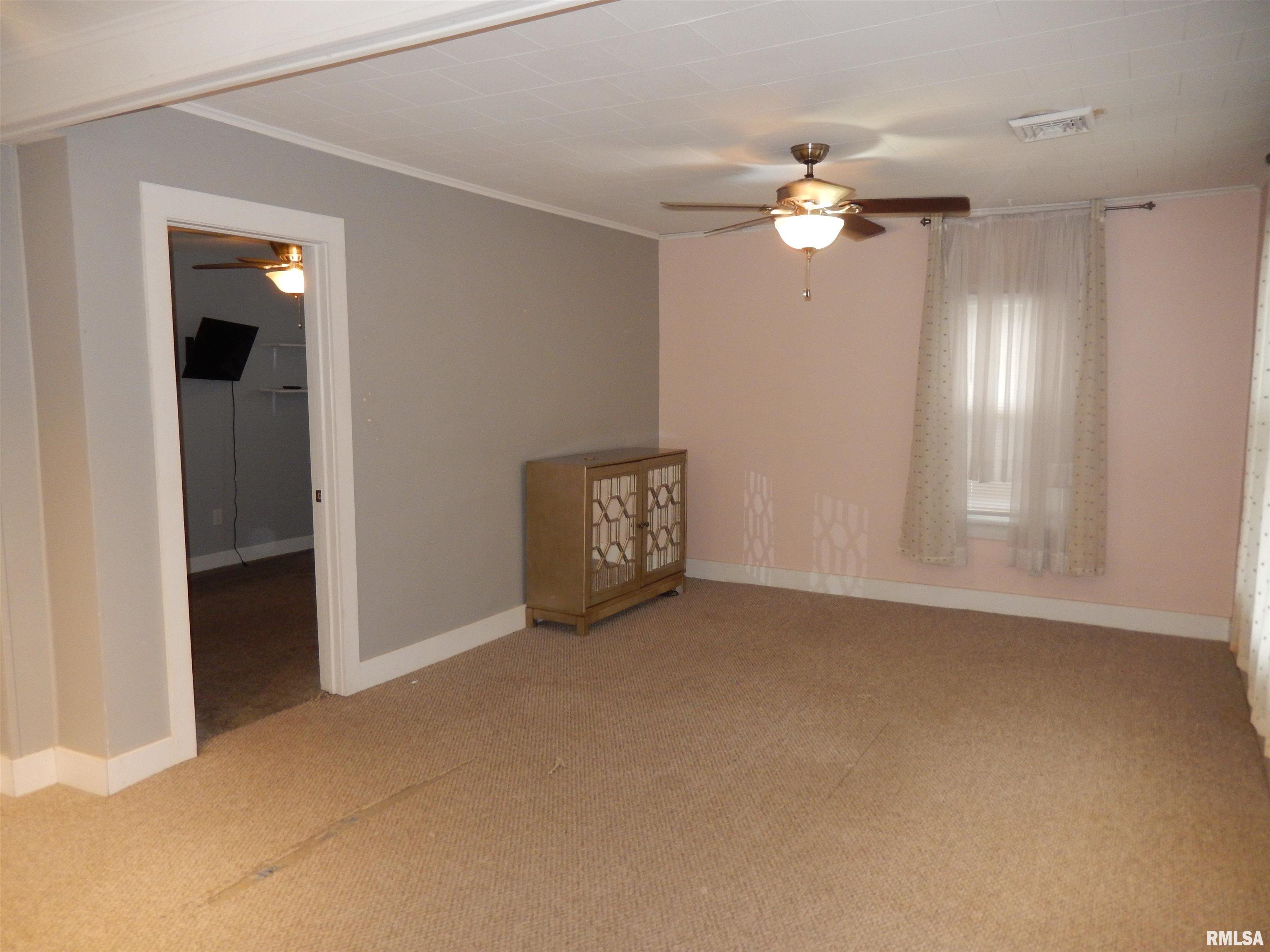 840 East Pierce Street Macomb, IL 61455 - Photo 11 of 32