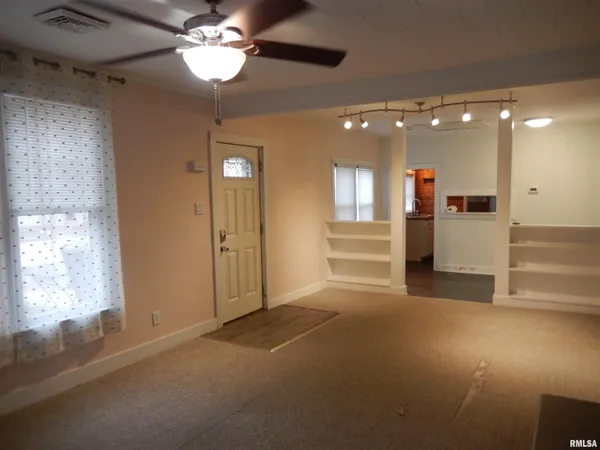 $38,000 | 840 East Pierce Street, Macomb, IL 61455