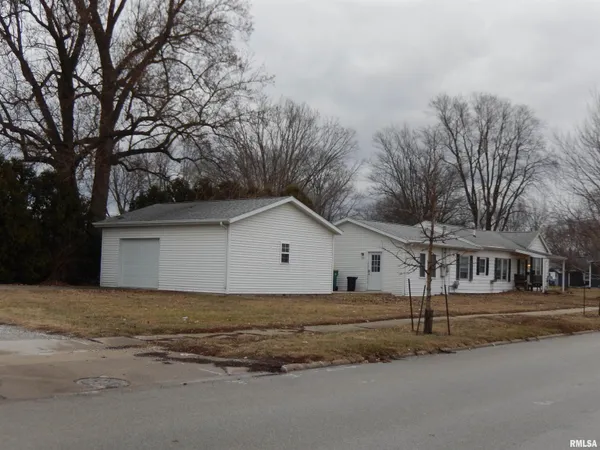 $38,000 | 840 East Pierce Street, Macomb, IL 61455