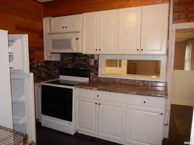 $43,900 | 840 East Pierce Street, Macomb, IL 61455