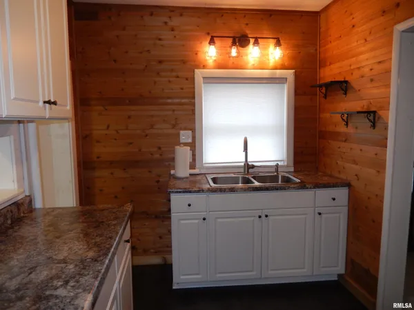 $38,000 | 840 East Pierce Street, Macomb, IL 61455