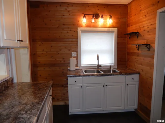 $43,900 | 840 East Pierce Street, Macomb, IL 61455