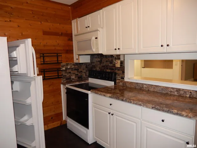 $43,900 | 840 East Pierce Street, Macomb, IL 61455