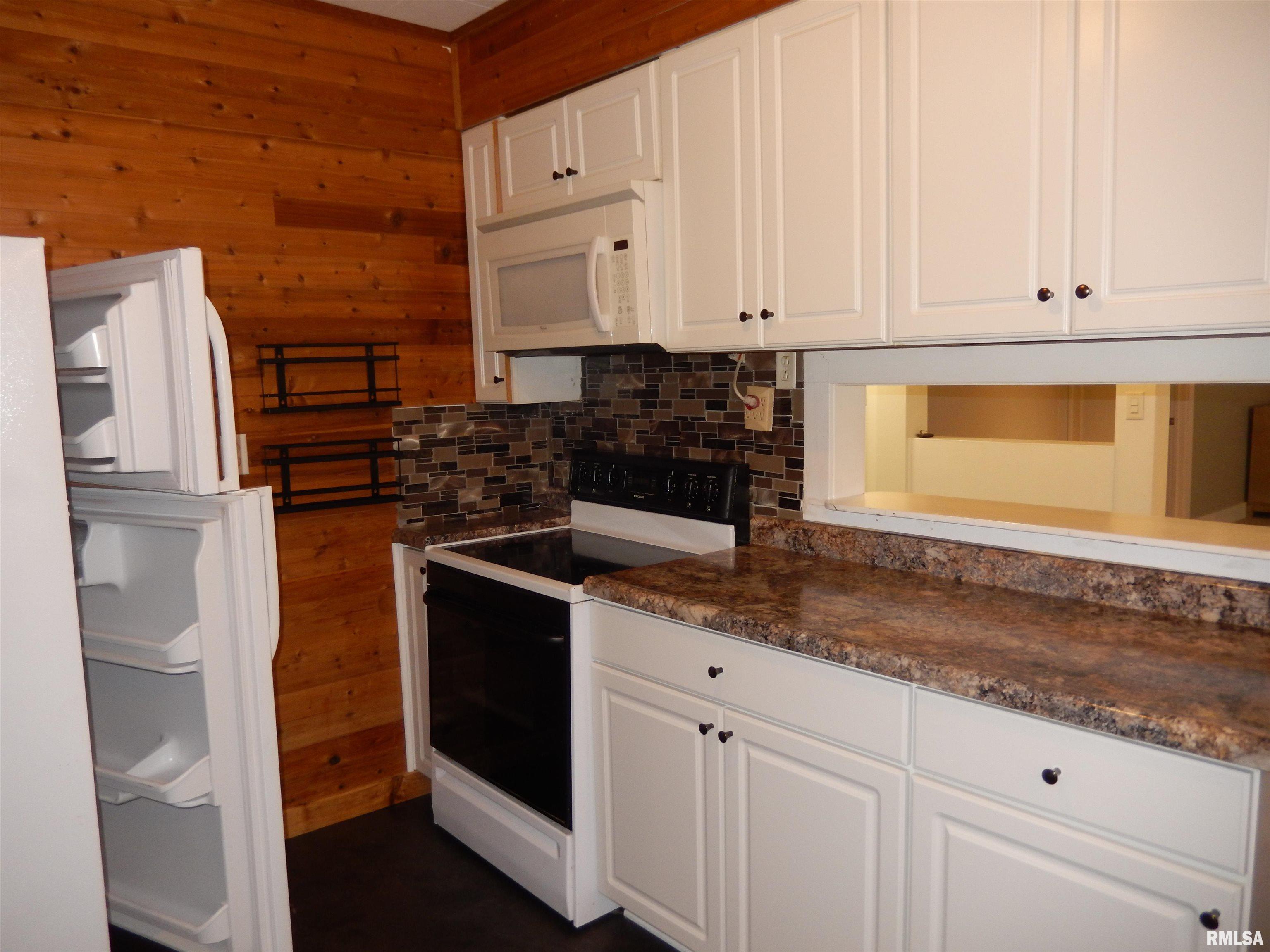 840 East Pierce Street Macomb, IL 61455 - Photo 23 of 32