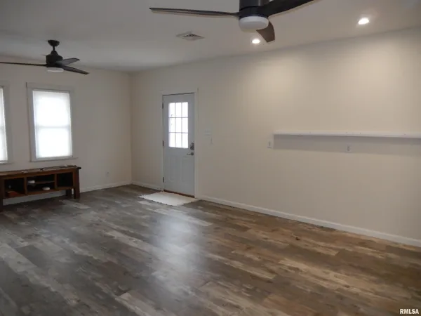 $38,000 | 840 East Pierce Street, Macomb, IL 61455