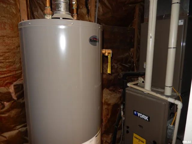 $43,900 | 840 East Pierce Street, Macomb, IL 61455