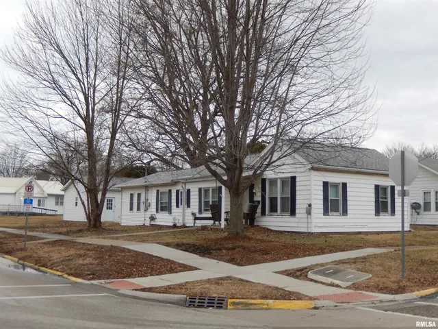 $43,900 | 840 East Pierce Street, Macomb, IL 61455