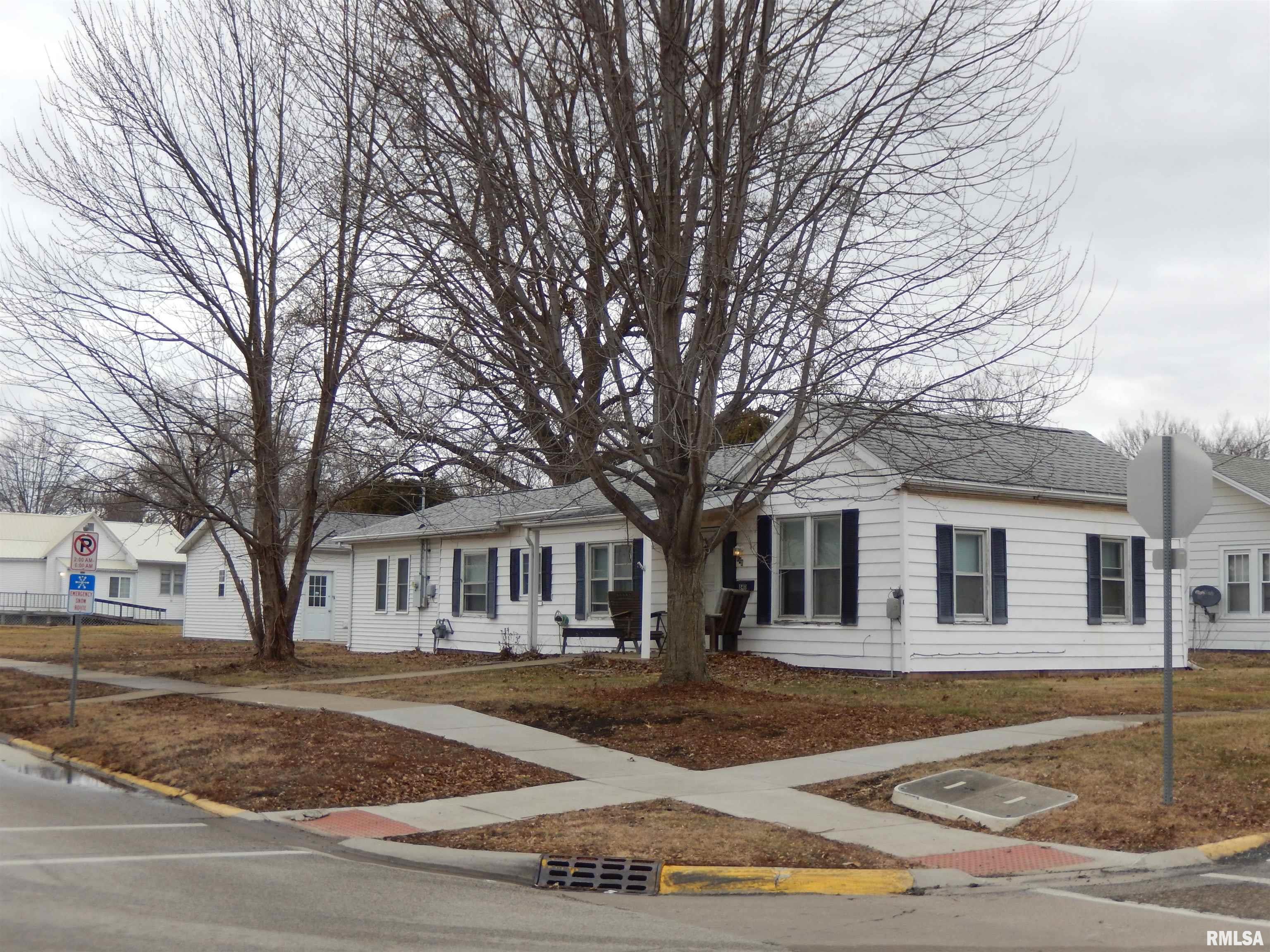 840 East Pierce Street Macomb, IL 61455 - Photo 4 of 32