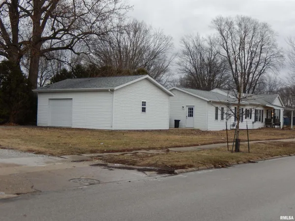 $38,000 | 840 East Pierce Street, Macomb, IL 61455