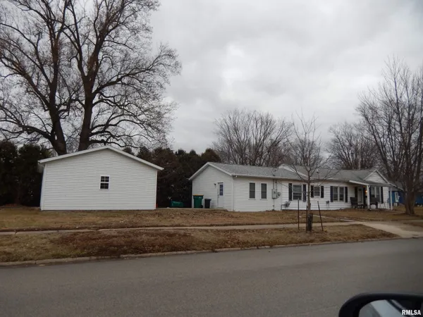 $38,000 | 840 East Pierce Street, Macomb, IL 61455