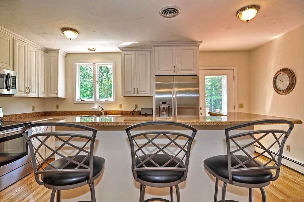 22 Robin Road Norfolk, MA 02056 - Photo 10 of 28 Gallery Image 10