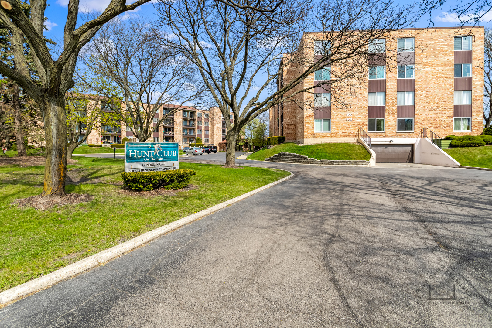 502 West Huntington Commons Road, Unit 146 Mount Prospect, IL 60056 - Photo 1 of 21