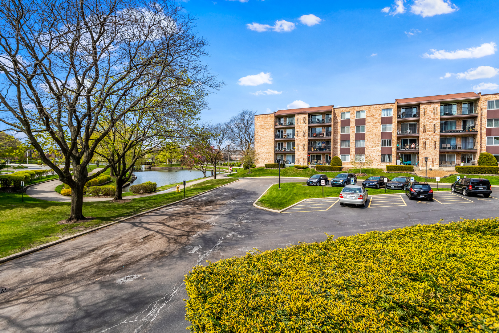 502 West Huntington Commons Road, Unit 146 Mount Prospect, IL 60056 - Photo 20 of 21