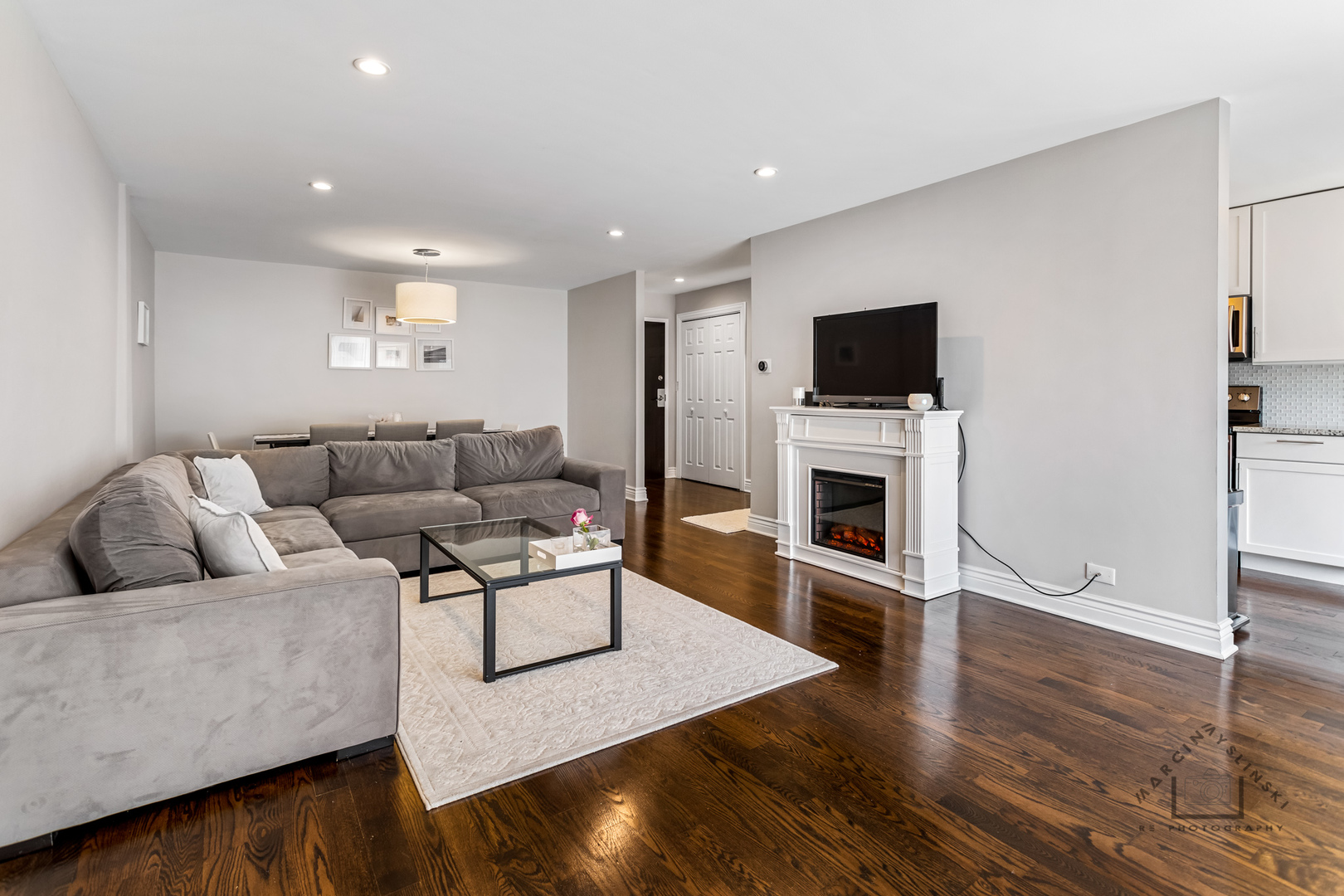 502 West Huntington Commons Road, Unit 146 Mount Prospect, IL 60056 - Photo 4 of 21