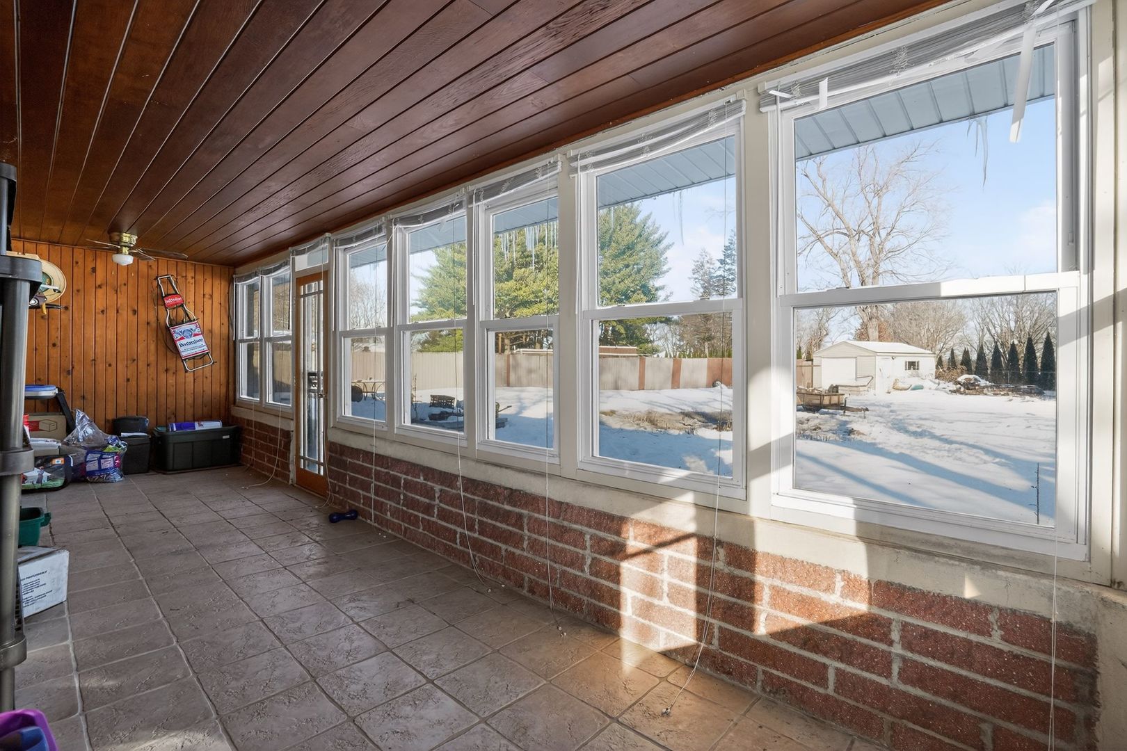 2388 McFarland Road Rockford, IL 61108 - Photo 7 of 33 a room with furniture and large windows