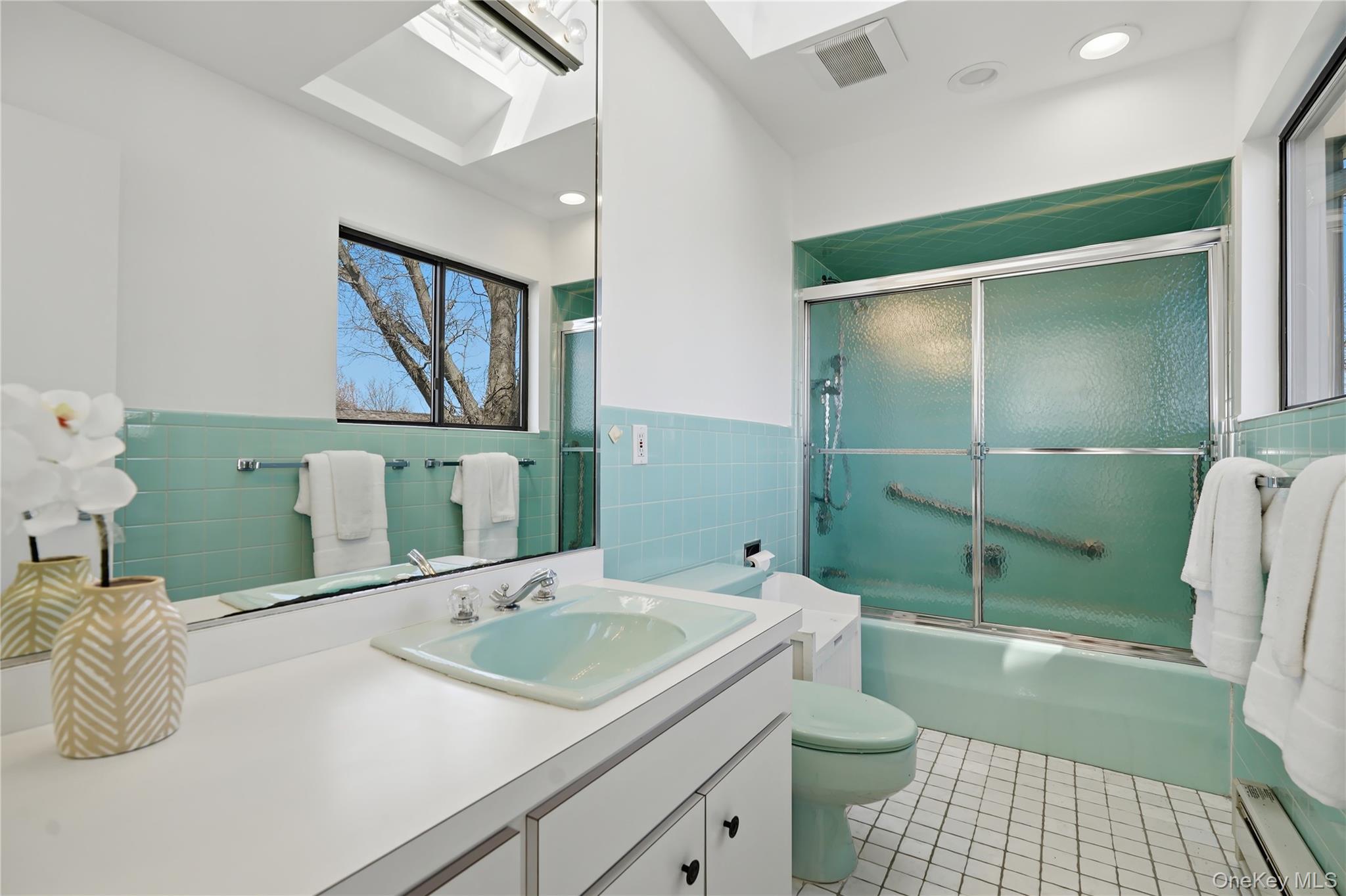 1180 Greacen Point Road Mamaroneck, NY 10543 - Photo 17 of 40