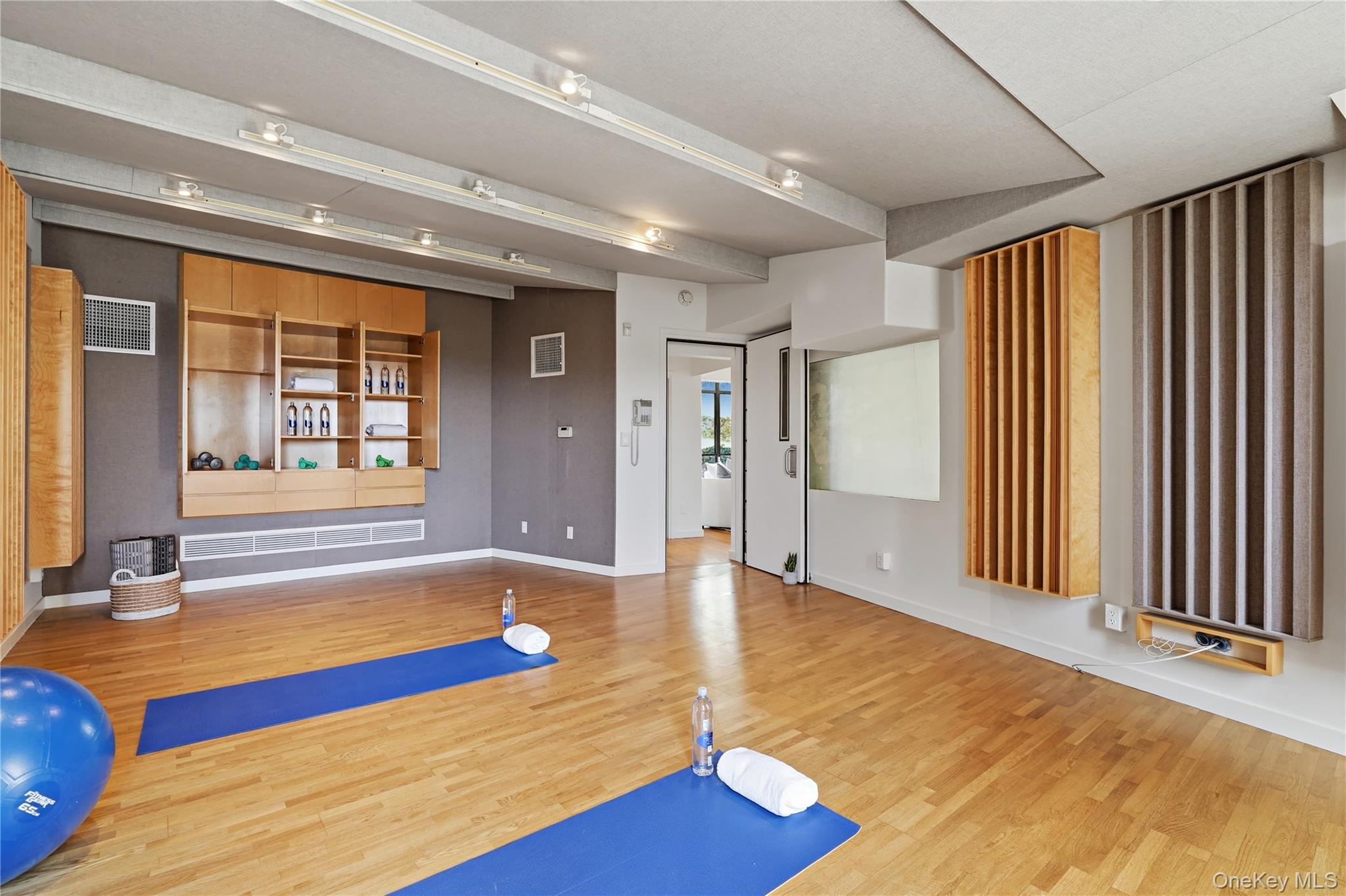 1180 Greacen Point Road Mamaroneck, NY 10543 - Photo 28 of 40