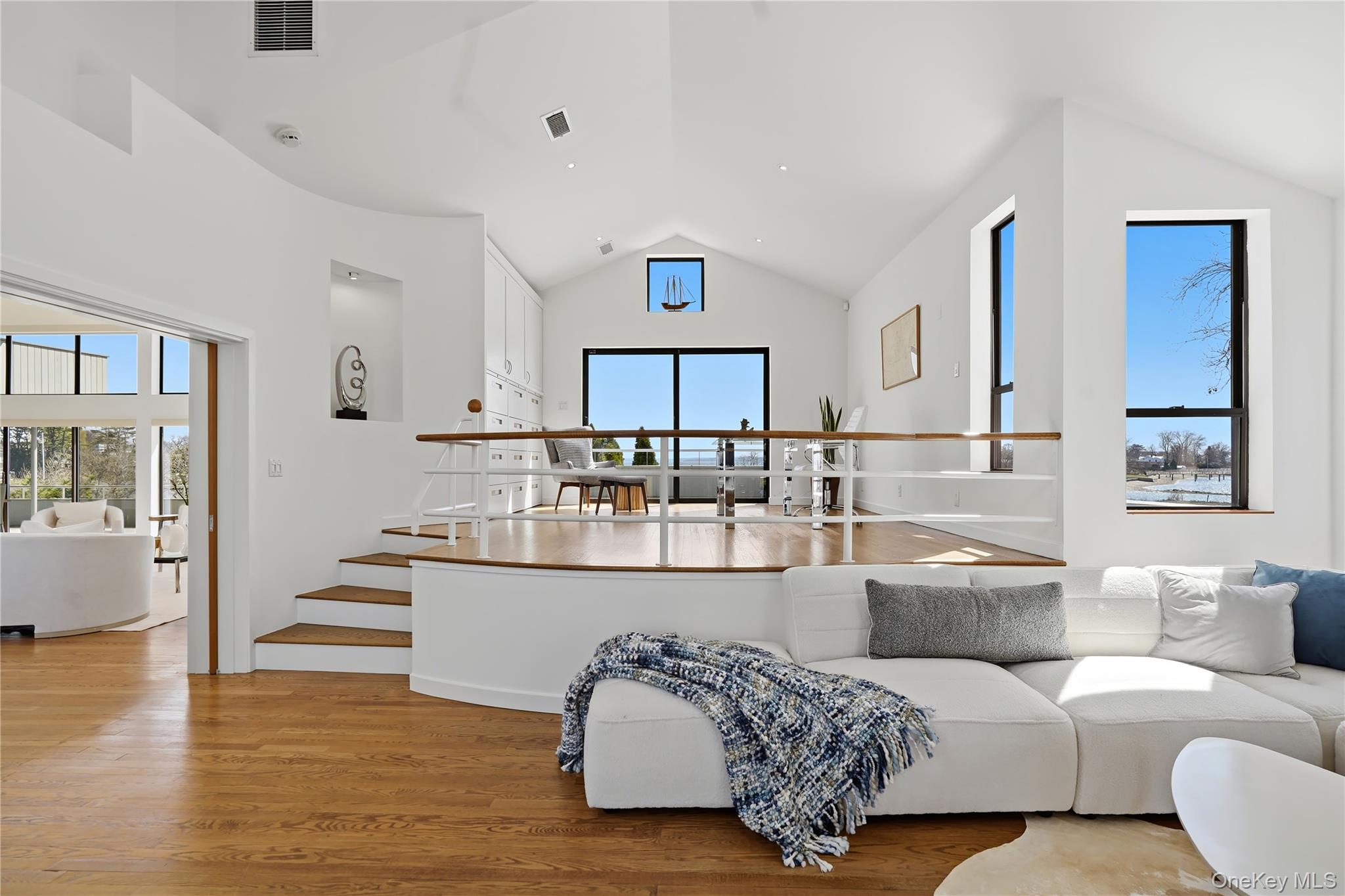 1180 Greacen Point Road Mamaroneck, NY 10543 - Photo 10 of 40