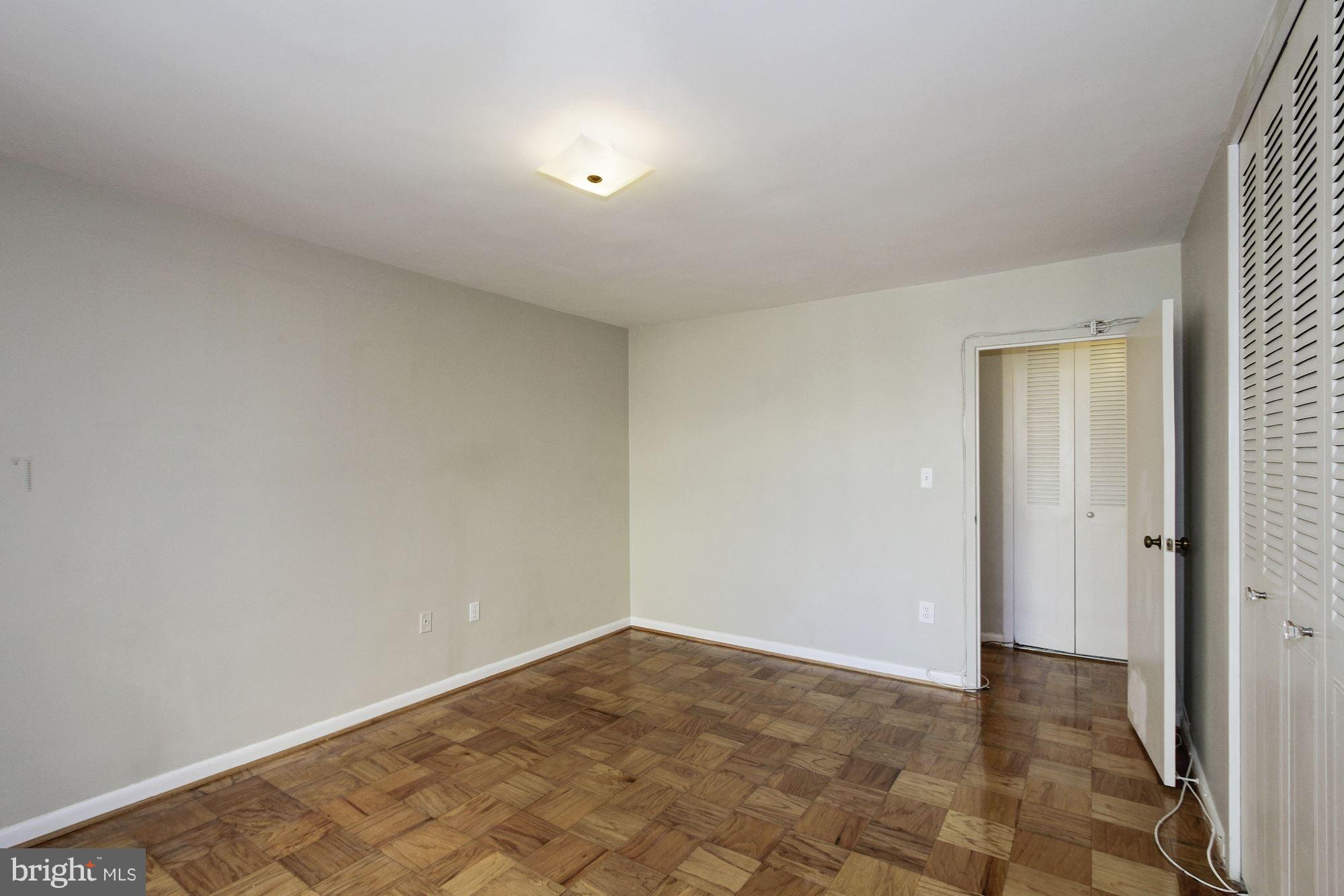 522 21st Street Northwest, Unit 301 Washington, DC 20006 - Photo 16 of 29 a view of an empty room and window