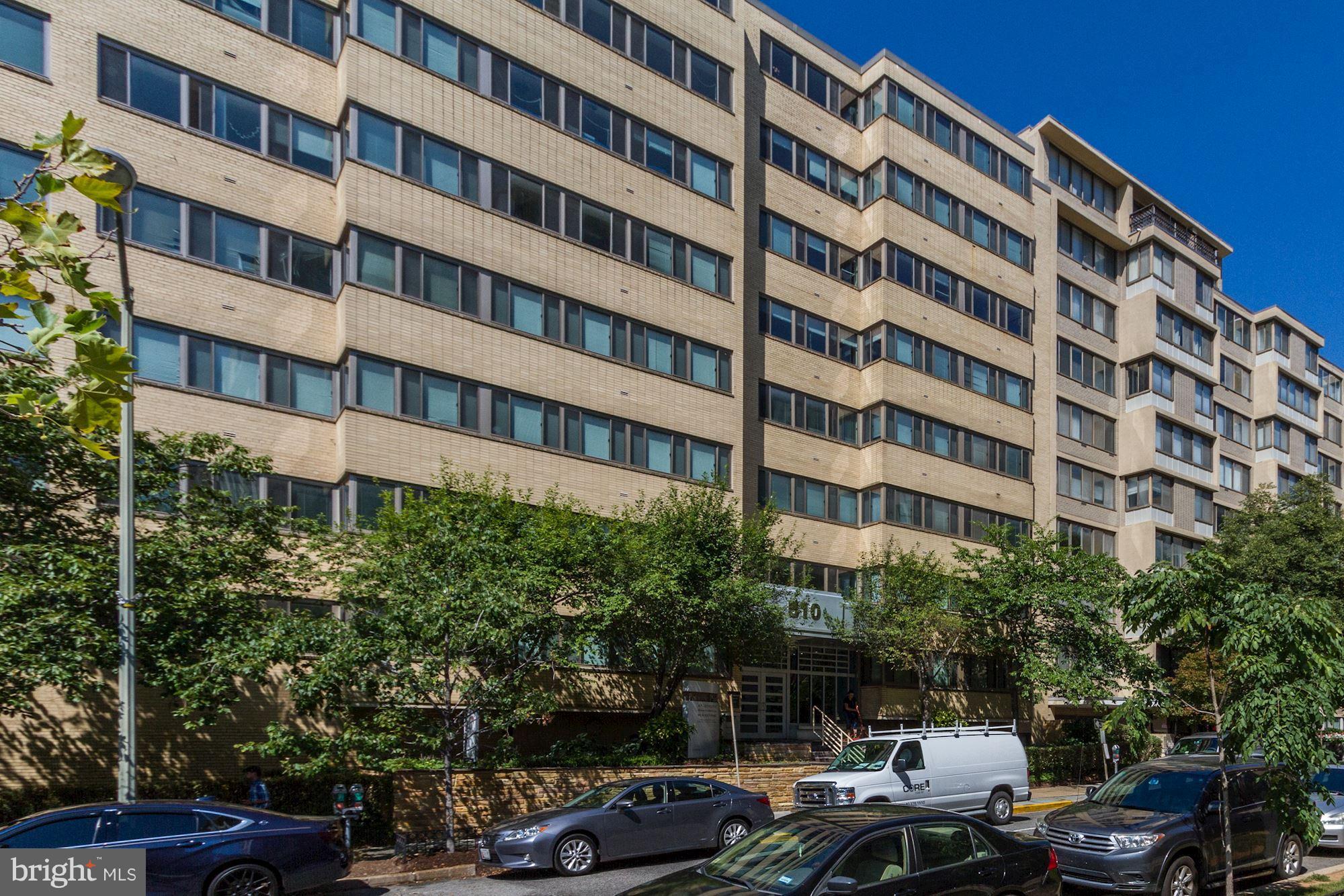 522 21st Street Northwest, Unit 301 Washington, DC 20006 - Photo 25 of 29 a front view of a building
