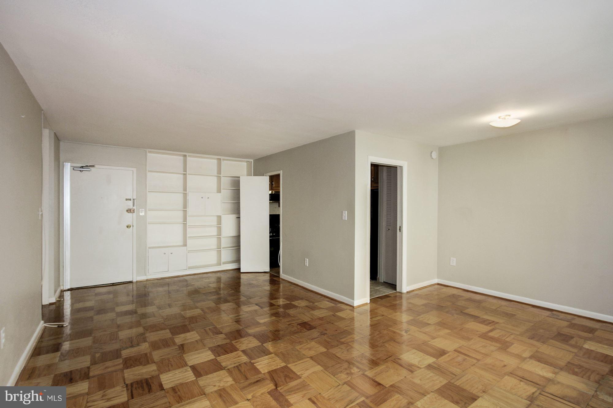 522 21st Street Northwest, Unit 301 Washington, DC 20006 - Photo 5 of 29 a view of an empty room