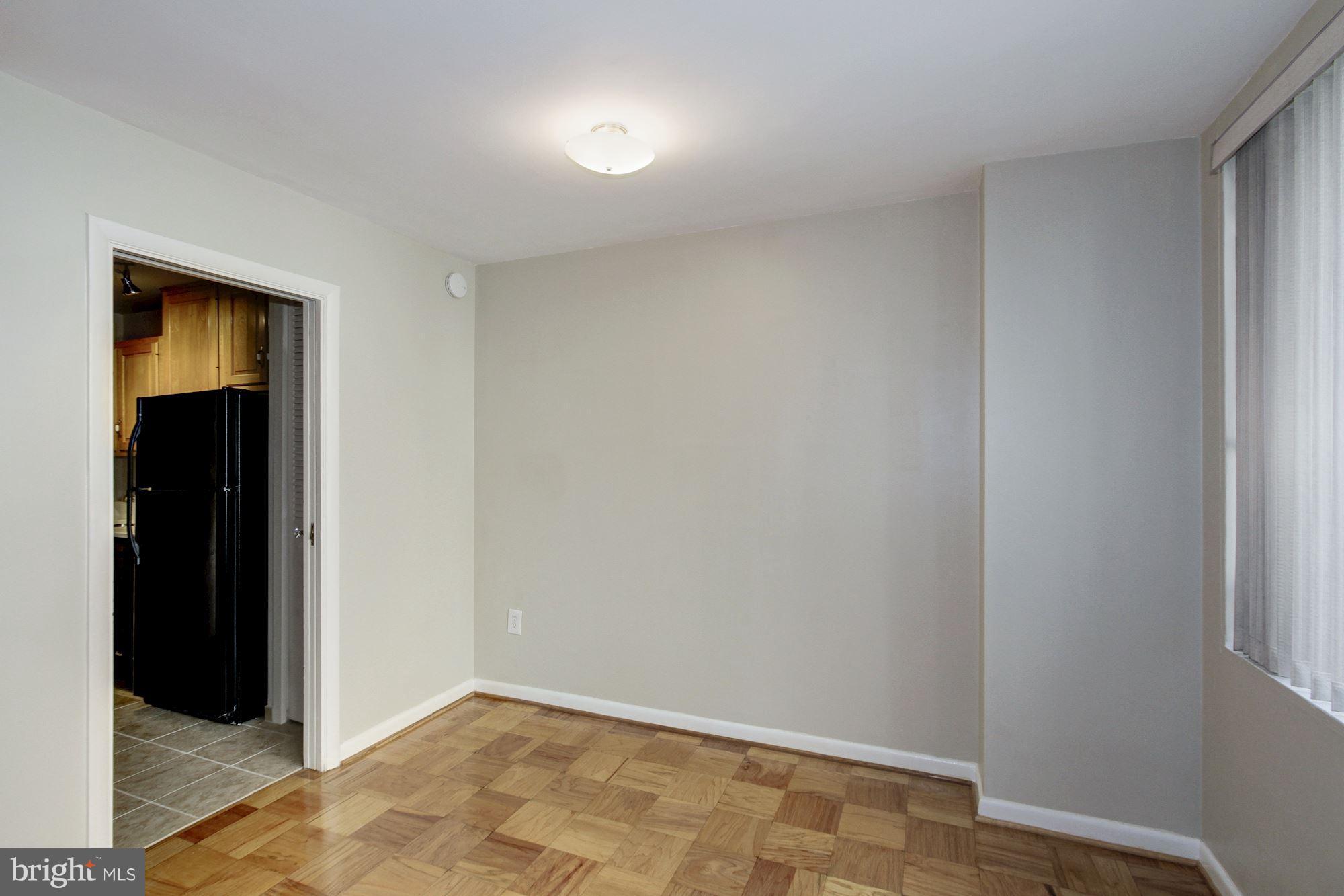 522 21st Street Northwest, Unit 301 Washington, DC 20006 - Photo 7 of 29 a view of an empty room