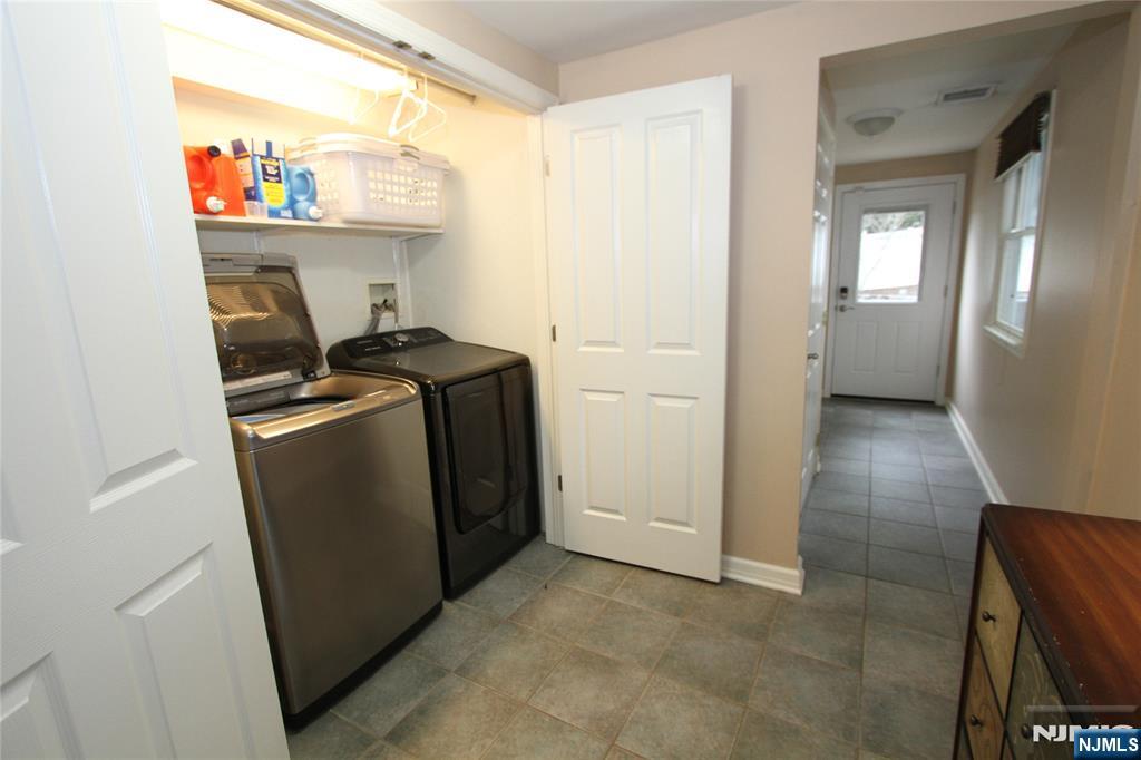 7 Stuart Street Waldwick, NJ 07463 - Photo 24 of 49