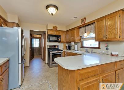2 Forman Court Edison, NJ 08817 - Photo 13 of 20 Gallery Image 13