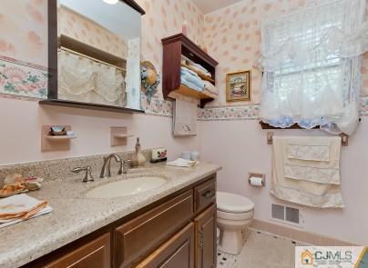 2 Forman Court Edison, NJ 08817 - Photo 15 of 20 Gallery Image 15