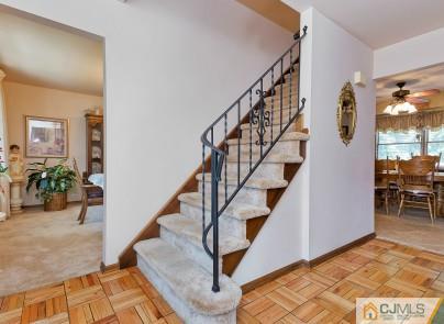 2 Forman Court Edison, NJ 08817 - Photo 4 of 20 Gallery Image 4