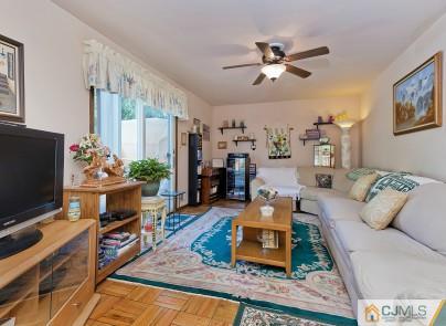 2 Forman Court Edison, NJ 08817 - Photo 6 of 20 Gallery Image 6