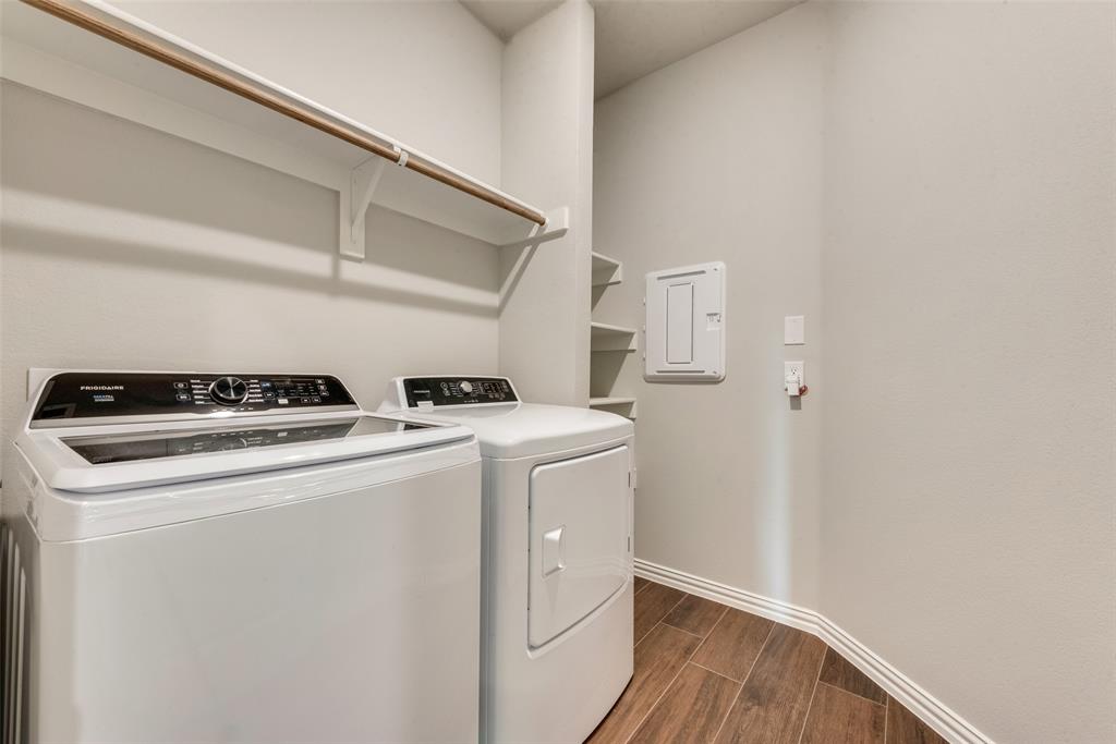 280 Sutter Mill Road Saginaw, TX 76131 - Photo 19 of 21 a utility room with dryer and washer