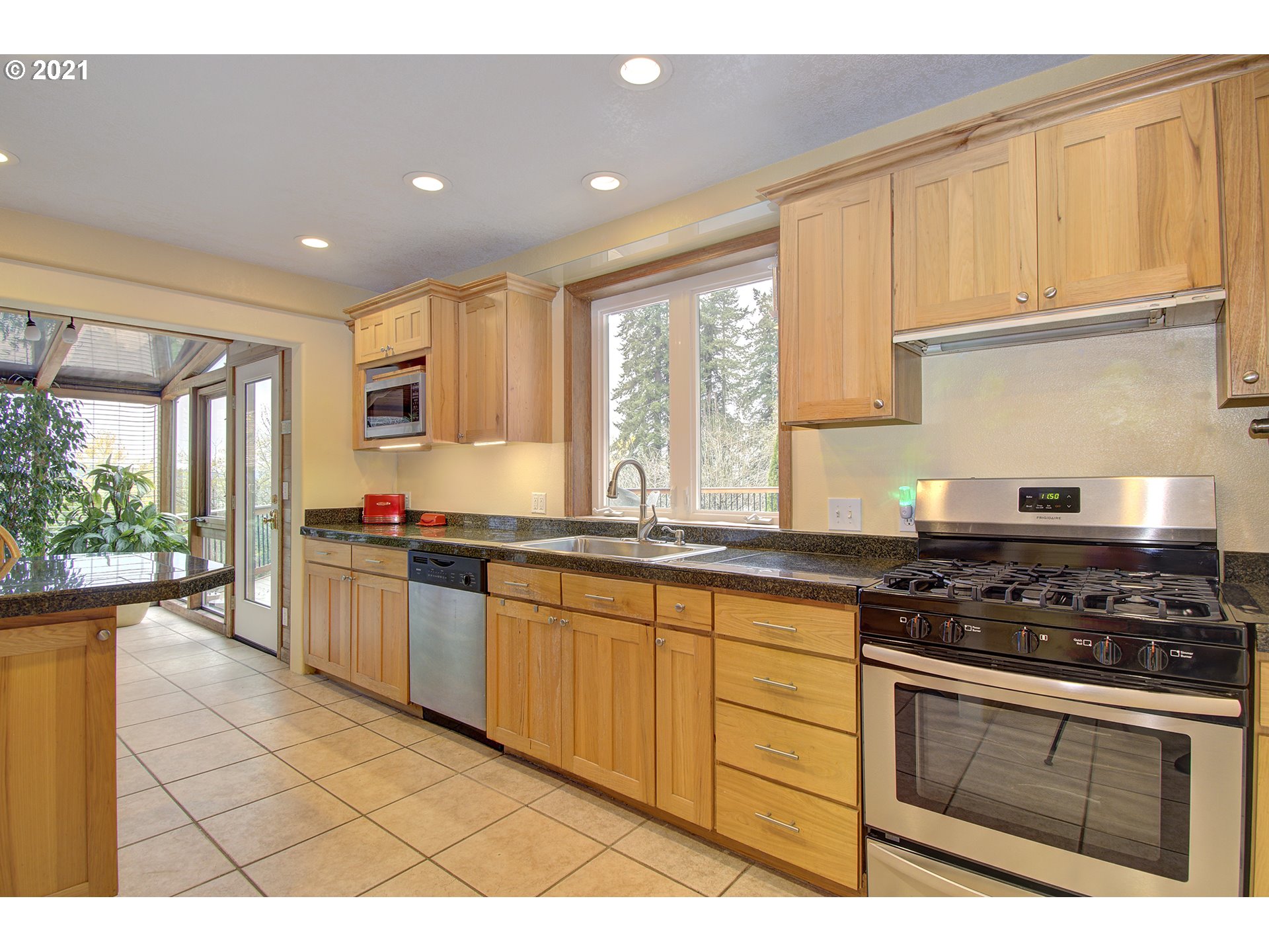 29526 Old Rainier Road Rainier, OR 97048 - Photo 4 of 32 Gallery Image 4